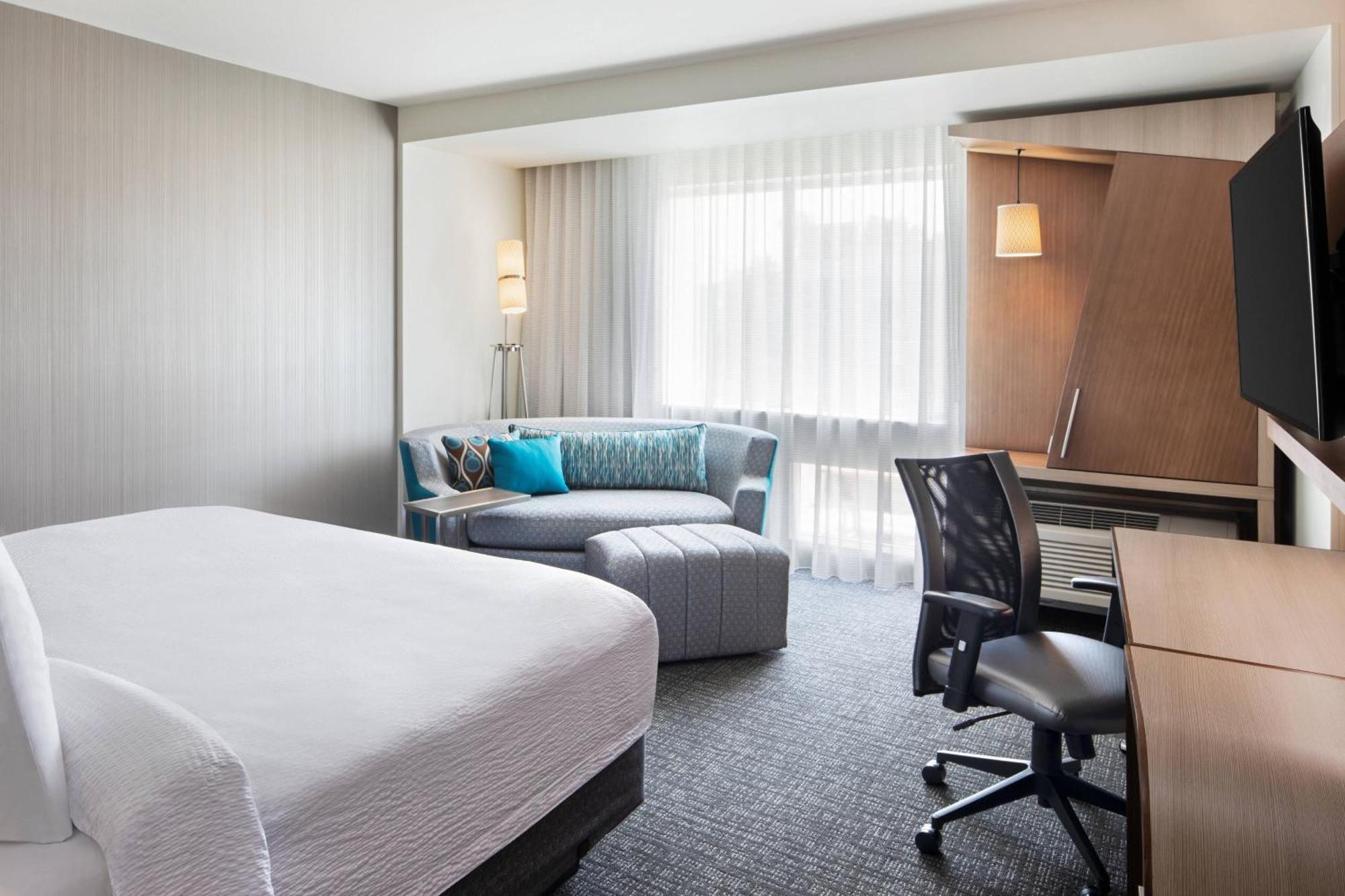 Готель Courtyard By Marriott Wayne Fairfield Екстер'єр фото